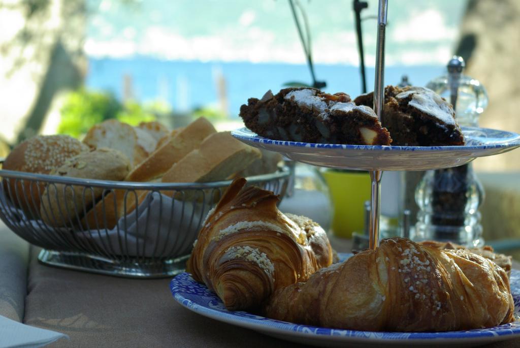 Locanda Fassa Brenzone sul Garda Exteriör bild
