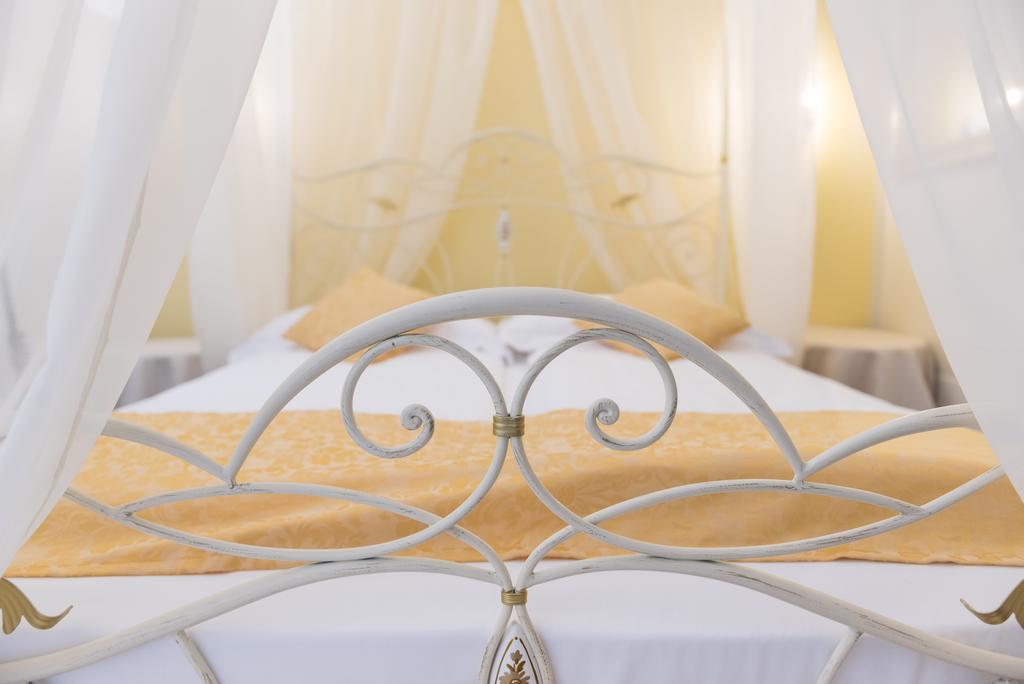 Locanda Fassa Brenzone sul Garda Exteriör bild